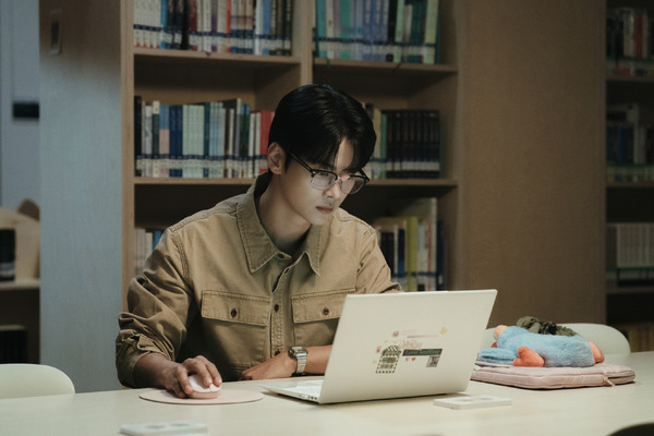 「ロマンスの絶対値」© Amazon MGM Studios