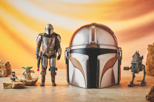 「THE MANDALORIAN AND GROGU」　© & TM Lucasfilm Ltd.