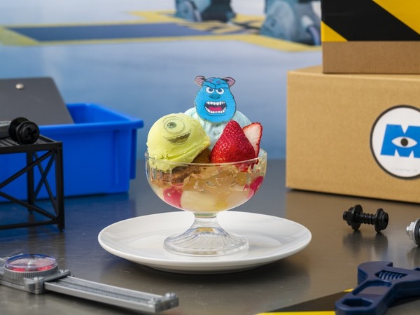 ＜サリー＆マイク＞相棒パフェ　　税込1,390円「モンスターズ・インク」OH MY CAFE(C)Disney/Pixar