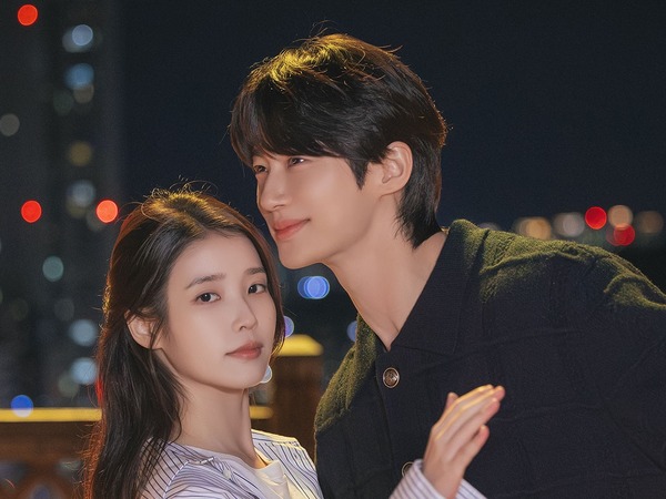 「カメラの裏でも抜群のケミ」IU＆ビョン・ウソク主演『21世紀の大君夫人』の裏側【PHOTO】
