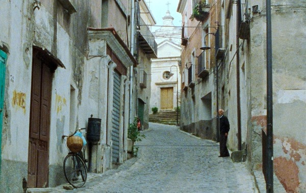 『おくりもの　4Kレストア版』(C) Santamira - Coop. CA.RI.NA.