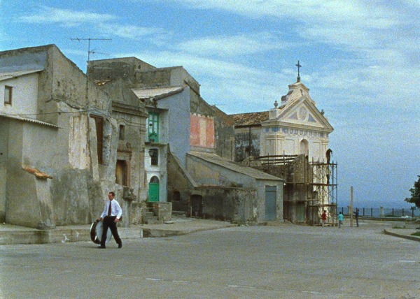 『おくりもの　4Kレストア版』(C) Santamira - Coop. CA.RI.NA.