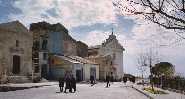 『四つのいのち』(C) 2010 VIVO FILM, ESSENTIAL FILMPRODUKTION, INVISIBILE FILM, VENTURA FILM