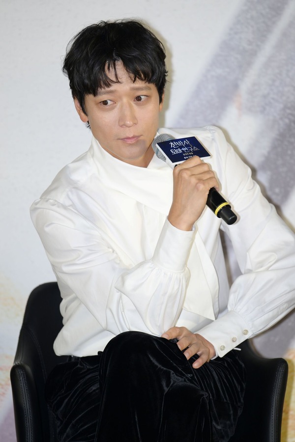 カン・ドンウォンPhoto by The Chosunilbo JNS/Imazins via Getty Images