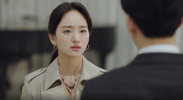 「先輩、その口紅塗らないで」