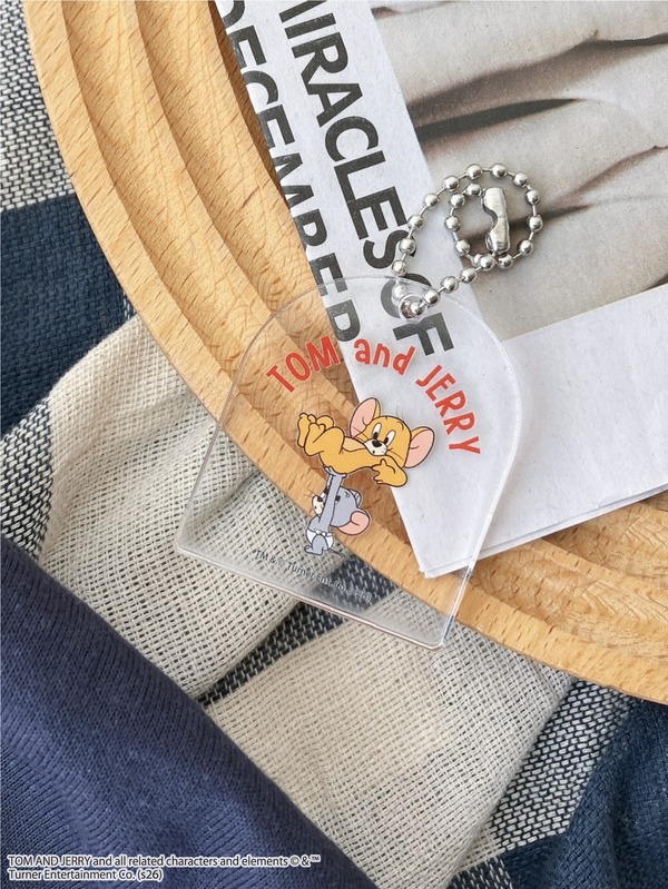 アクリルキーホルダー付　トムとジェリーTシャツ　￥2,450（税込価格 ￥2,695)