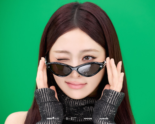 『LE SSERAFIM VR CONCERT：INVITATION』(C) HYBE JAPAN(P)&(C) SOURCE MUSIC