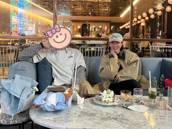 「芸術作品？」女優ソン・イェジン、愛息子が撮った“夫婦ツーショット”に感動【PHOTO】