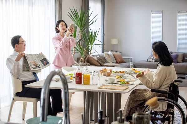 「銀河の一票」1話©カンテレ