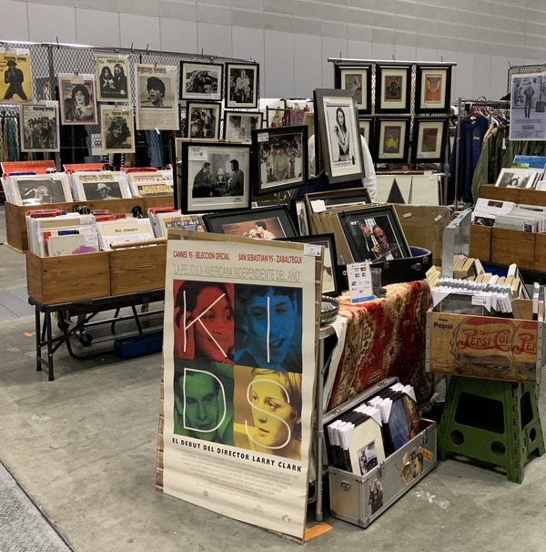 映画と音楽のポスターショップ「Woodmarquee(ウッドマーキー)」