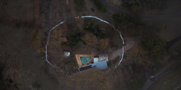 『ブリング・ハー・バック』© 2025 RACKAWAY PTY LTD All Rights Reserved