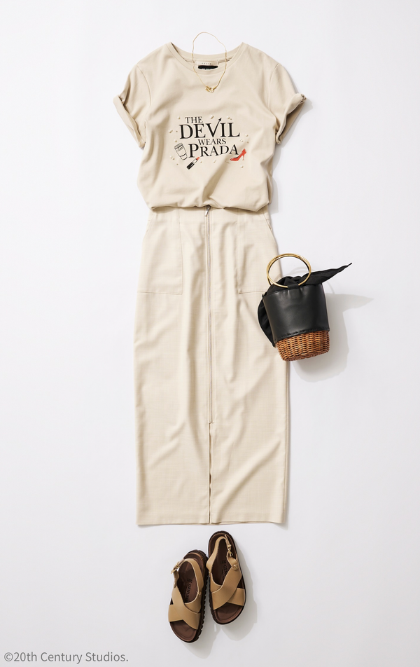 『プラダを着た悪魔』Stola.別注Tシャツ© 2025 20th Century Studios.