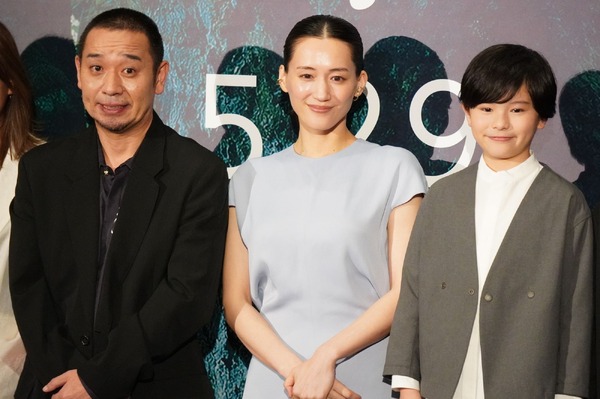 綾瀬はるか、「千鳥」大悟、桒木里夢／『箱の中の羊』完成披露試写会