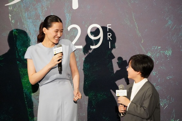 綾瀬はるか、桒木里夢／『箱の中の羊』完成披露試写会