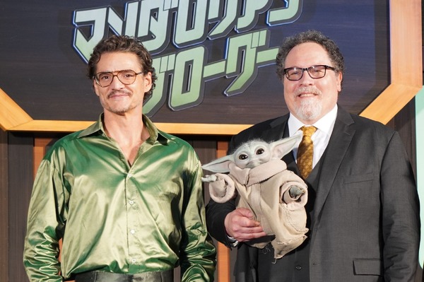 ペドロ・パスカル、ジョン・ファヴロー監督、グローグー