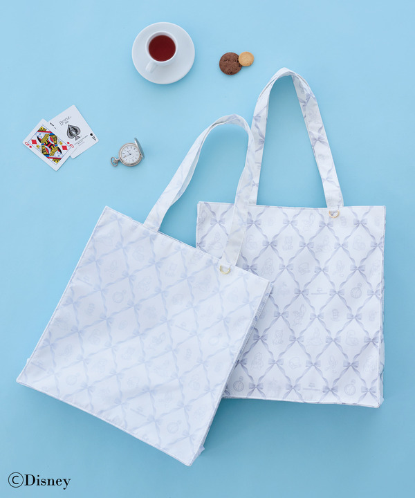 Maison de FLEUR Disney Collection「Alice in Wonderland」Alice/リボンプリントスクエアトート　価格：￥7,700