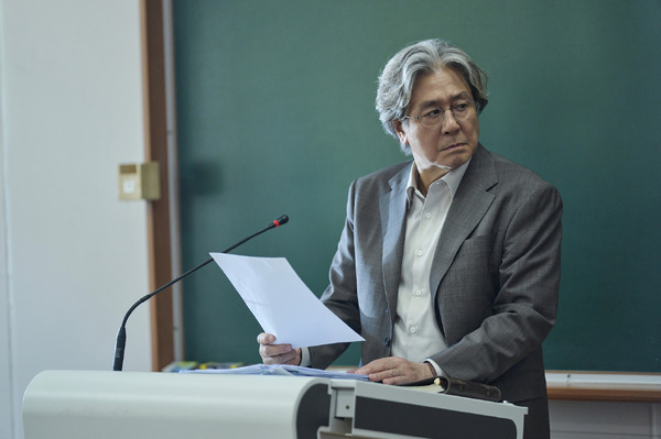 Netflixシリーズ「最後列からの声喧嘩独学6月11日独占配信」COMING SOON