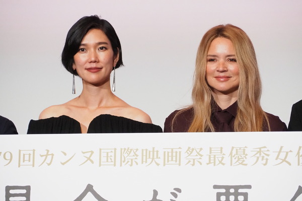 岡本多緒、ヴィルジニー・エフィラ／『急に具合が悪くなる』ジャパンプレミア