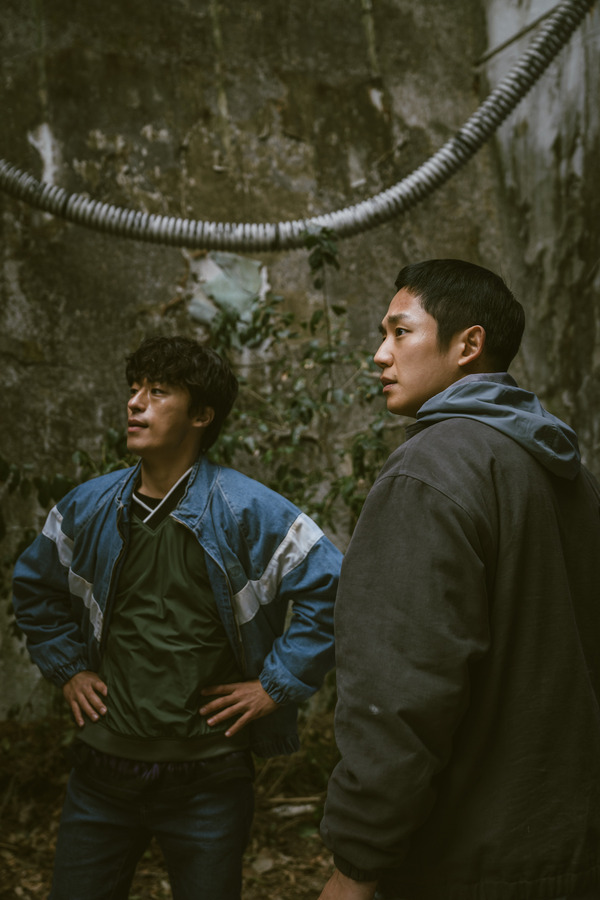 Netflixシリーズ「D.P. －脱走兵追跡官－」独占配信中