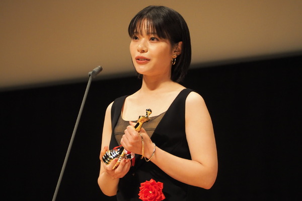 岸井ゆきの