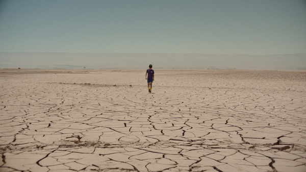 『砂漠の星』（Desert Lights、2021年、18分56秒）