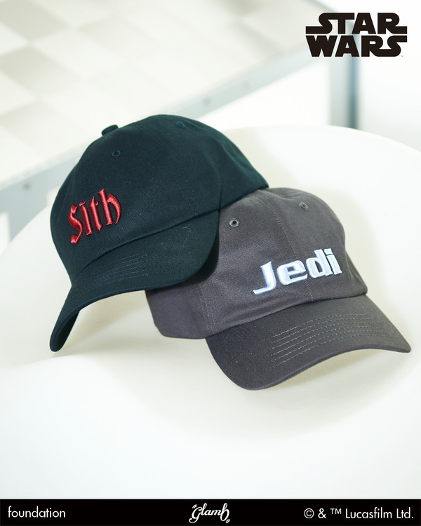 Jedi/Cap / Sith/Cap© & ™ Lucasfilm Ltd.