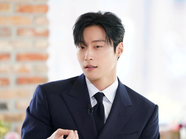 “最旬俳優” ホ・ナムジュンも『ユ・クイズ』に出演決定！収録時の写真は「まさにチャ・セゲ!?」