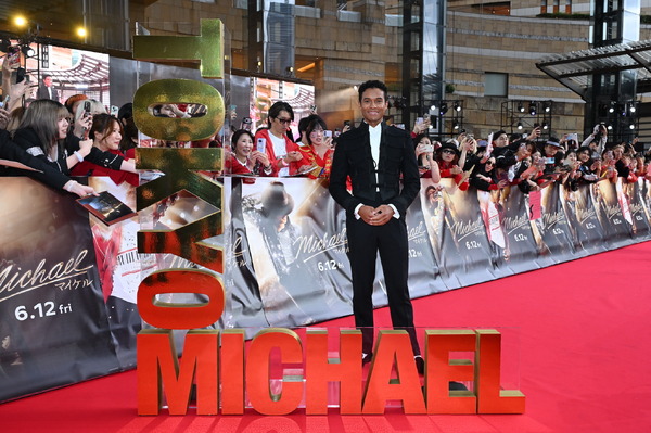 『Michael／マイケル』(R), TM & (C) 2026 Lions Gate Entertainment Inc. All Rights Reserved.