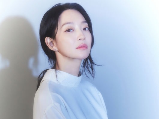 女優シン・ミナ、“デビュー26年目”の思わぬ悩みを告白「冗談のつもりが、空気が凍りついて…」【インタビュー】