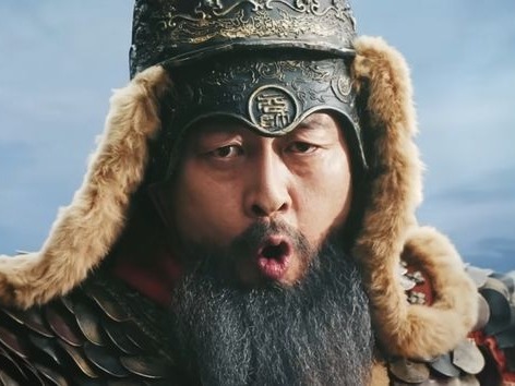 『チェイサー』俳優キム・ユンソクがまさかの生活苦…？「演技力の無駄使い」が過ぎる、コミカル広告の正体とは！