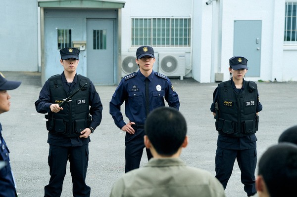 「鉄鎚教師」© 2026 Netflix, Inc.