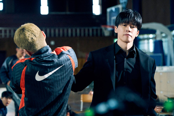 「鉄鎚教師」© 2026 Netflix, Inc.