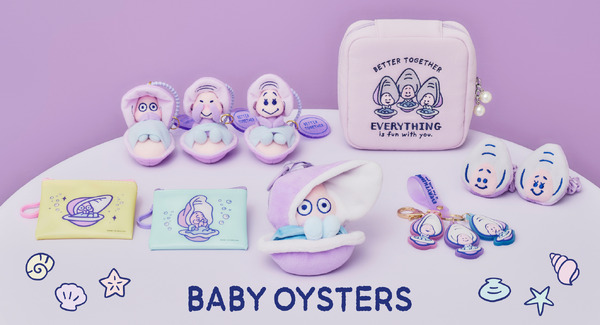 ぬいぐるみキーチェーン、ポーチ、ヘアポニーセット、シークレットポーチ、ぬいぐるみポーチ、キーチェーン／© Disney