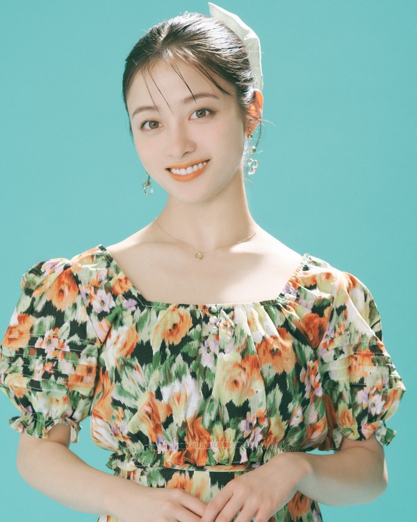 橋本環奈／撮影：コウ ユウシエン