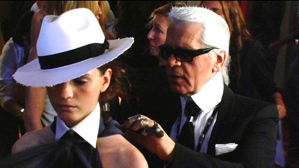 『ファッションを創る男～カール・ラガーフェルド～』- (C) Realitism Film / Melange / NoSugarNoMilk.