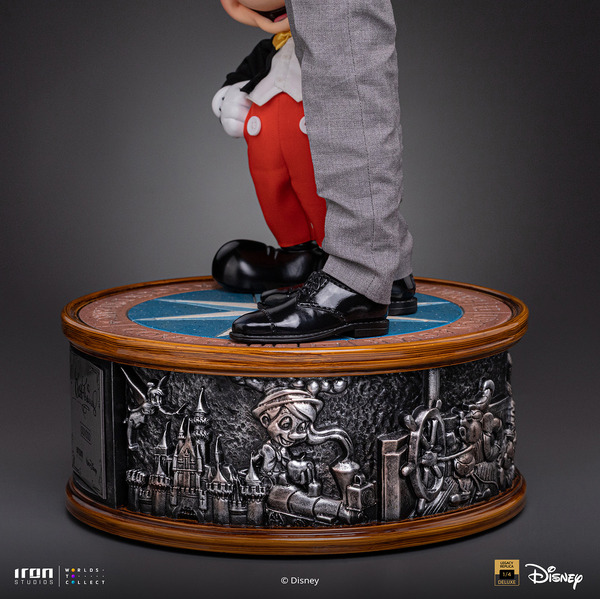 「デラックス・レガシーレプリカ・シリーズ」1/4スケール　ウォルト・ディズニー＆ミッキーマウス／260,000円 (税込)