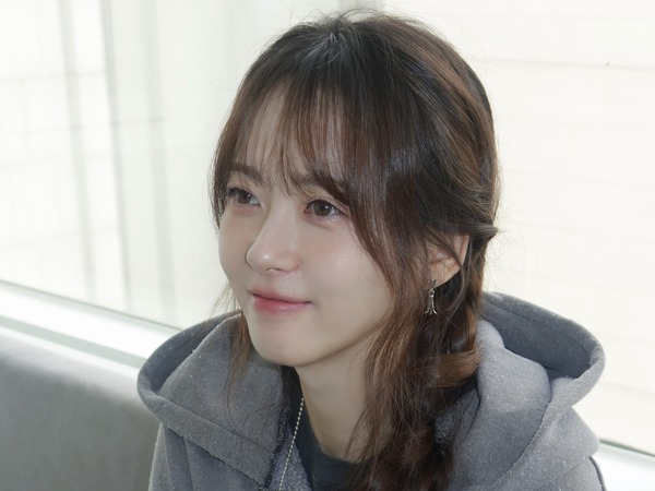 『応答せよ1994』女優コ・アラ、“圧倒的小顔”に衝撃！「本当に36歳なの…」【写真】