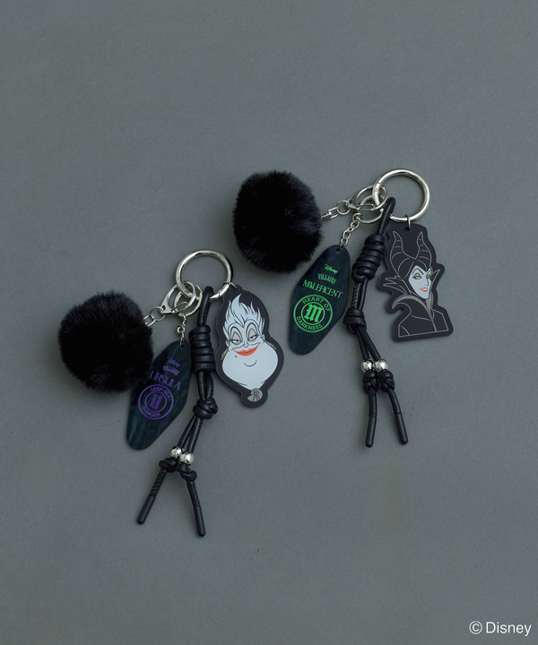 ヴィランズ/ファー付きアクリルチャームカラー：A/B　価格：￥2,990