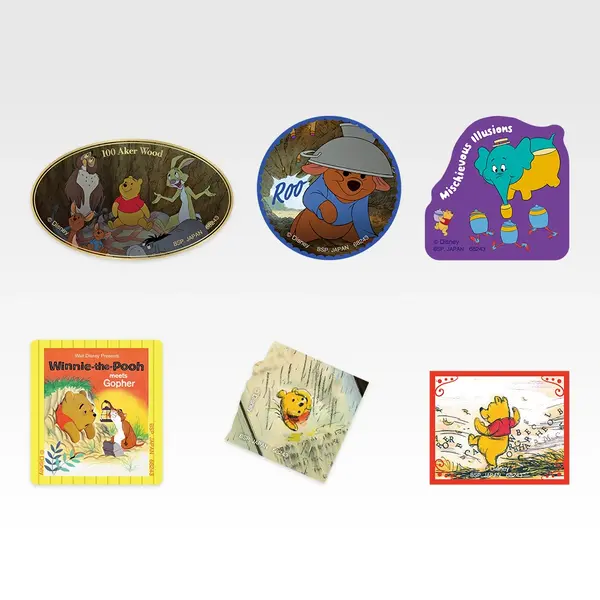 K賞 〈100エーカーの森〉フレークステッカー／© Disney. Based on the“Winnie the Pooh”works by A.A. Milne and E.H. Shepard.