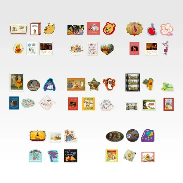 K賞 〈100エーカーの森〉フレークステッカー／© Disney. Based on the“Winnie the Pooh”works by A.A. Milne and E.H. Shepard.