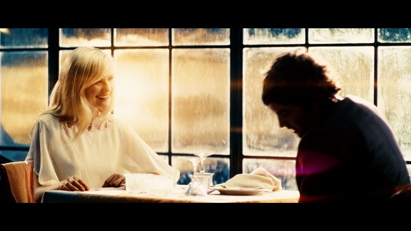 『アップサイドダウン 重力の恋人』キルスティン・ダンスト-(C) 2011 ／ UPSIDE DOWN FILMS - LES FILMS UPSIDEDOWN INC - ONYX FILMS - TRANSFILM INTL - STUDIO 37 - KINOLOGIC FILMS (UD) - JOUROR PRODUCTIONS - FRANCE 2 CINEMA