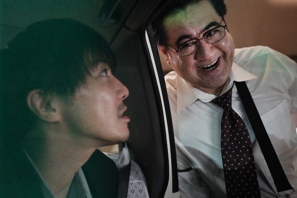 『藁にもすがる獣たち』©曽根圭介／講談社　©2026「藁にもすがる獣たち」製作委員会