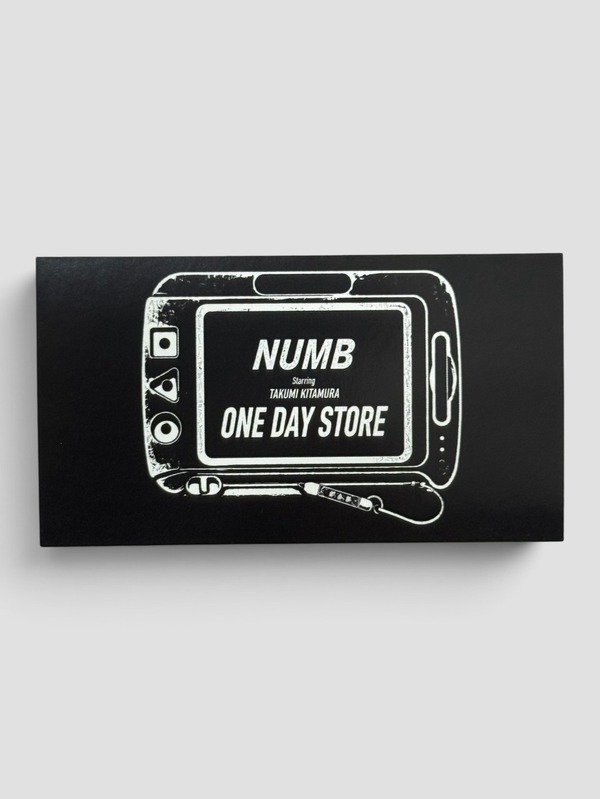 ONE DAY STOREとのコラボ　ステッカー価格：550円（税込）