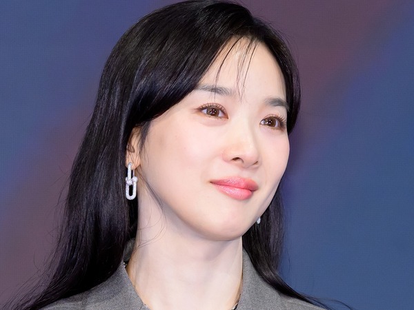 『セレブリティ』女優イ・チョンア、また“交通事故”に遭っていた…怪我の悪化で新作ドラマ「降板」の危機…。