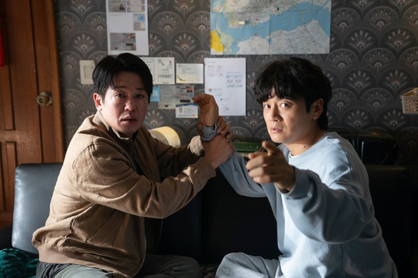 『インフォーマー／情報提供者』2025 COPYRIGHT ⓒ POPCORN FILM. ALL RIGHTS RESERVED
