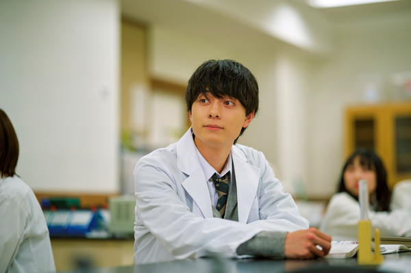 『ないものねだりの君に光の花束を』©2026『ないものねだりの君に光の花束を』製作委員会