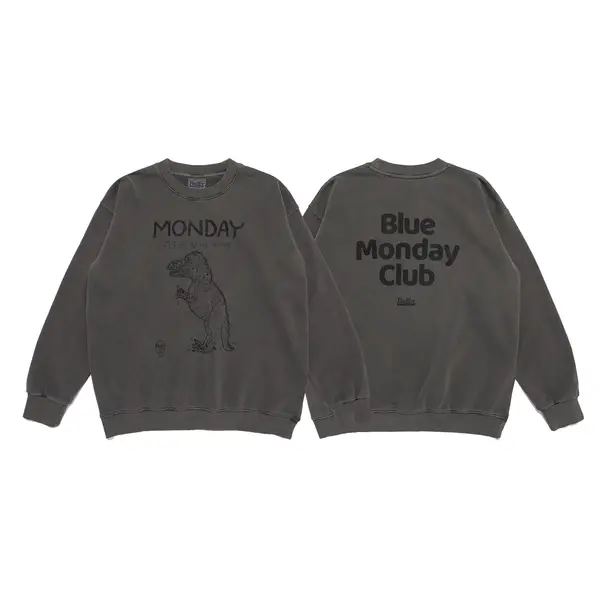 「Crew Neck Sweat Shirt Monday Blue Club」15,400円© Universal City Studios LLC. All Rights Reserved.