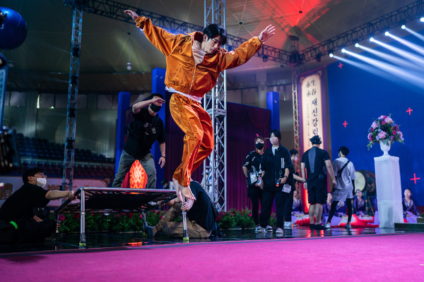 『ハイファイブ！』　© 2025 NEXT ENTERTAINMENT WORLD &amp; ANNAPURNA FILMS. All Rights Reserved.
