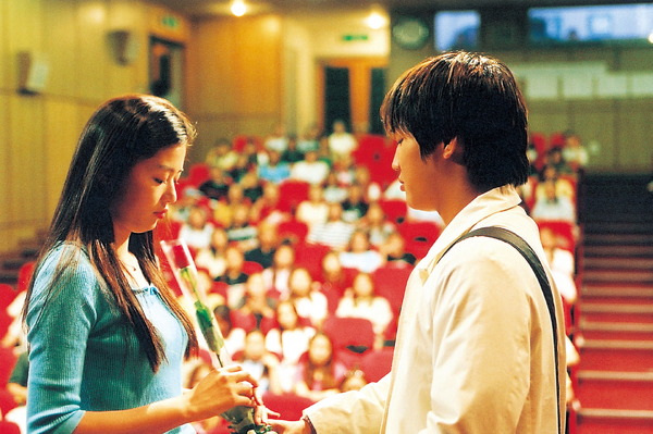 『猟奇的な彼女 4K完全版』　（C） 2001 ShinCine Communications Co., Ltd., All Rights Reserved