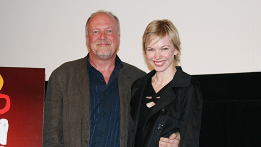 『ストーン・エンジェル』ティーチインに出席したプロデューサーのマイケル・ライアン（左）とクリスティン・ホーン